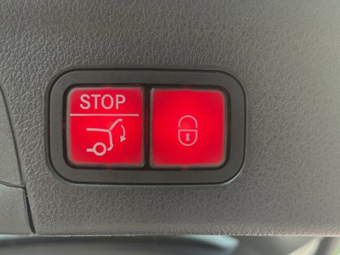 Certified 2025 Mercedes-Benz GLE 350 4MATIC image 11