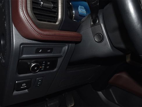 Used 2024 Ford Expedition Limited image 28