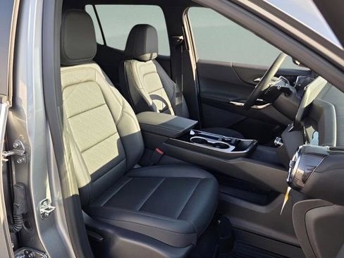 New 2026 Chevrolet Equinox LT w/ Convenience Package II FWD image 27