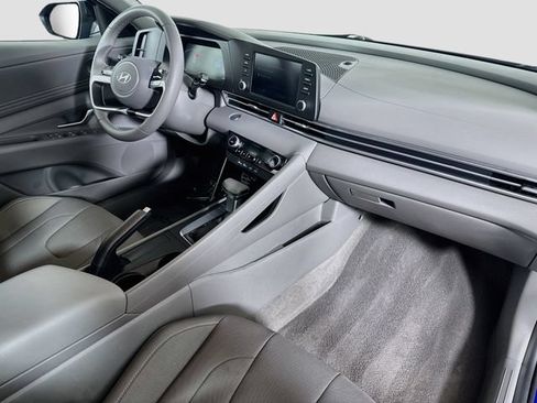 Certified 2025 Hyundai Elantra Sport FWD image 30