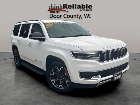 Used 2024 Jeep Wagoneer Series III AWD/4WD image 7