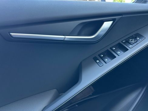 New 2025 Kia Niro EX image 7