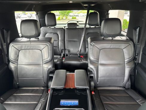 Used 2024 Lincoln Navigator L Reserve AWD/4WD image 6