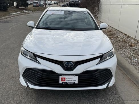 Certified 2018 Toyota Camry LE image 35