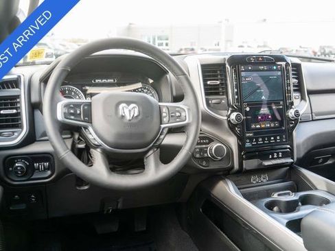 Used 2025 RAM 1500 Big Horn AWD/4WD image 12