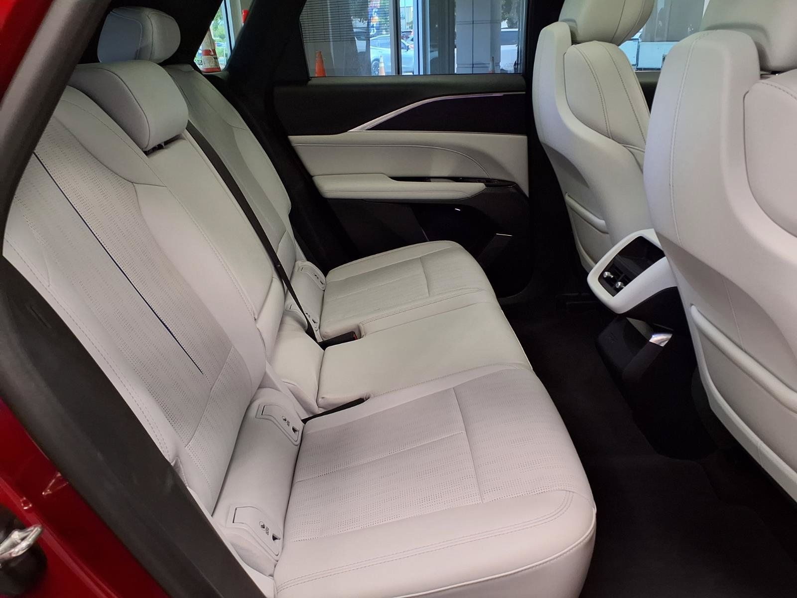 Certified 2024 Cadillac Lyriq Luxury RWD image 14