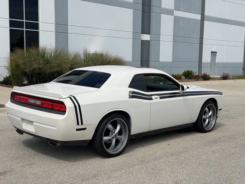 Used 2009 Dodge Challenger R/T RWD image 5