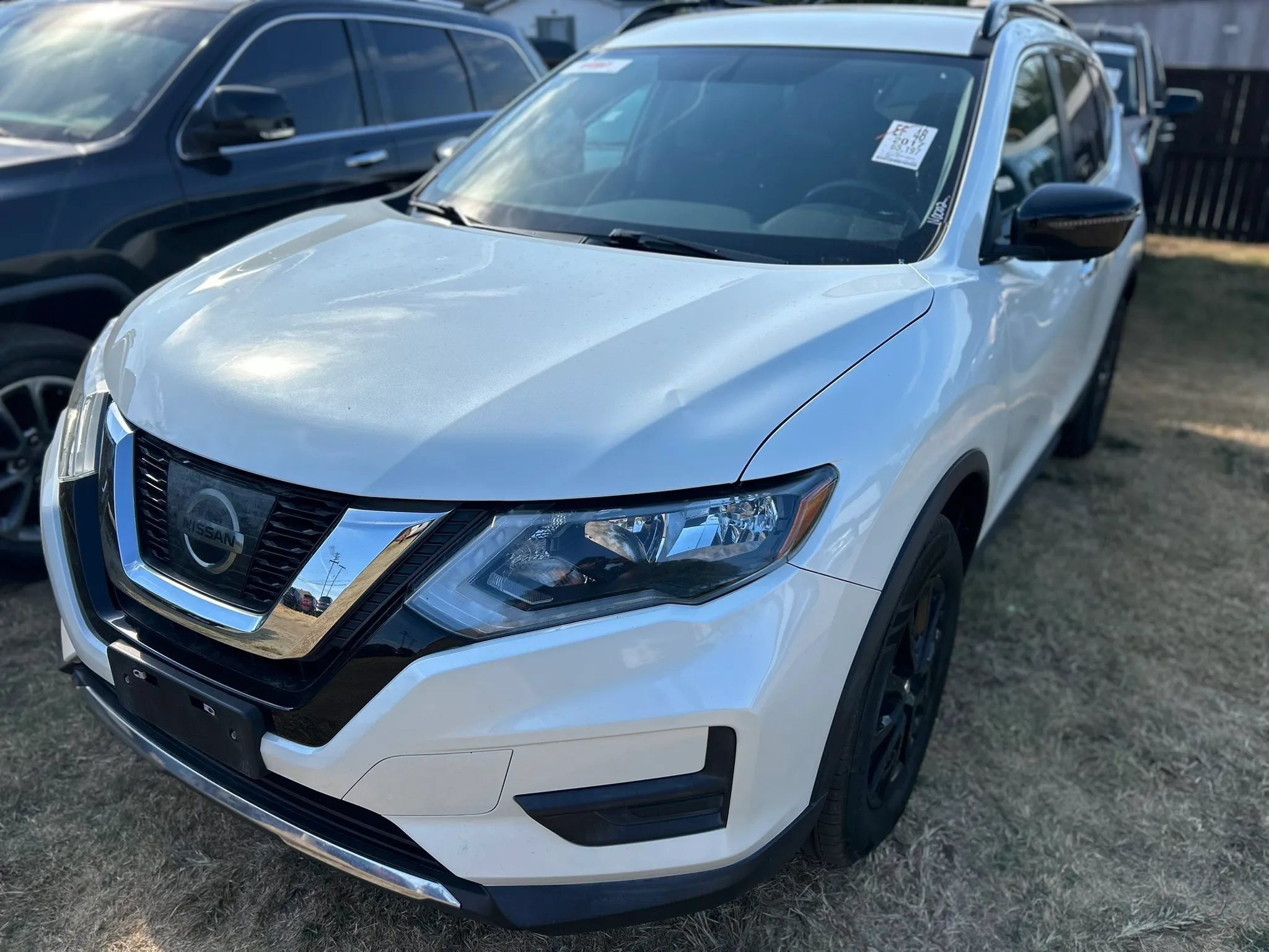 Used 2017 Nissan Rogue SV w/ Midnight Edition AWD/4WD image 2
