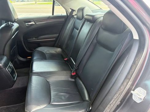 Used 2017 Chrysler 300 Limited RWD image 15