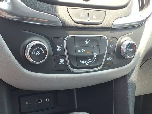 Used 2023 Chevrolet Equinox LT FWD image 16