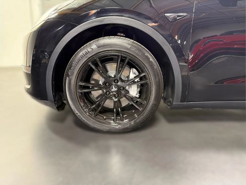 Used 2021 Tesla Model Y Long Range AWD/4WD image 20