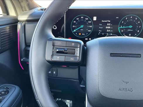 Used 2025 Hyundai Santa Fe Calligraphy image 18