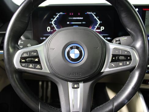 Used 2022 BMW i4 eDrive40 w/ M Sport Package image 14