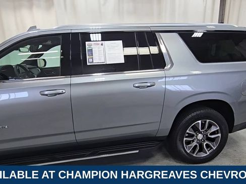 Used 2024 Chevrolet Suburban LT w/ LT Signature Plus Package AWD/4WD image 6