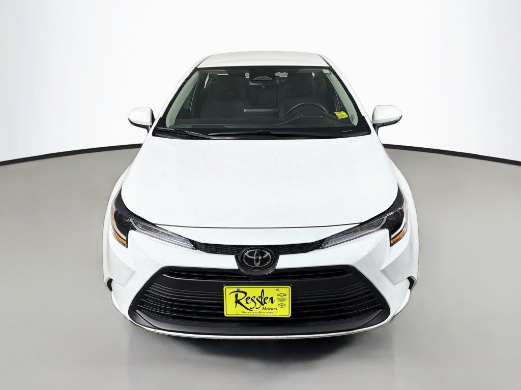 Used 2025 Toyota Corolla LE FWD image 2