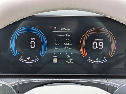 Used 2024 Hyundai Santa Fe SE image 17