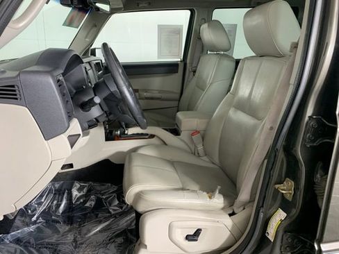 Used 2006 Jeep Commander Limited RWD image 7