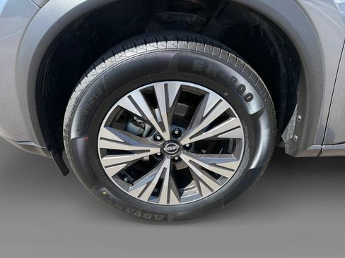 Used 2023 Nissan Rogue SV AWD/4WD image 9