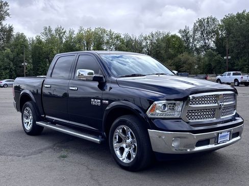 Used 2015 RAM 1500 Laramie w/ Convenience Group image 13