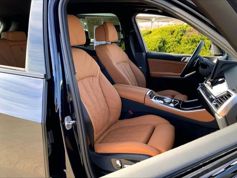 Used 2025 BMW X5 xDrive50e w/ M Sport Package image 10