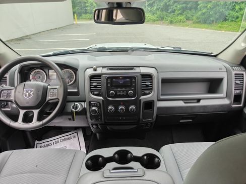 Used 2018 RAM 1500 Express AWD/4WD image 9