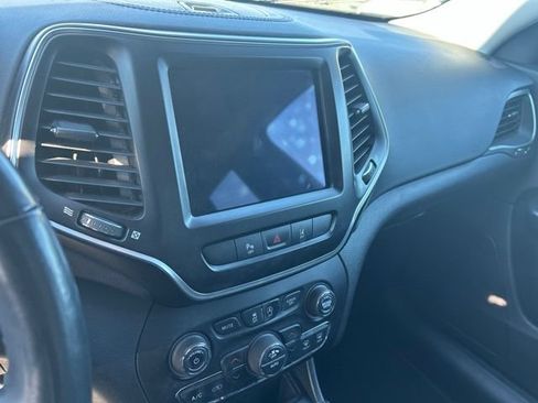 Used 2021 Jeep Cherokee Latitude Lux w/ Comfort/Convenience Group AWD/4WD image 11
