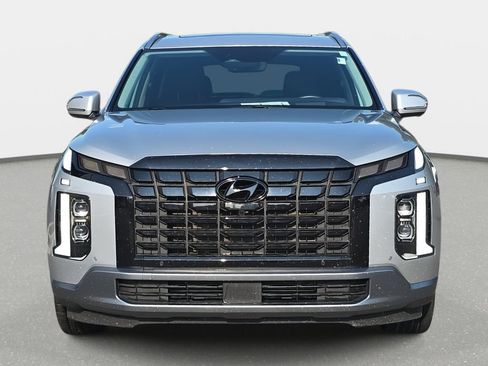 Used 2024 Hyundai Palisade Limited FWD image 2