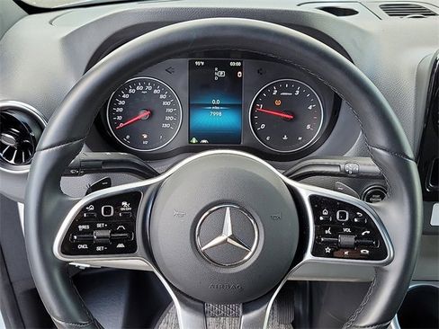 Used 2022 Mercedes-Benz Sprinter 2500 image 18