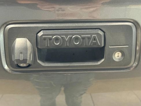 Used 2016 Toyota Tacoma TRD Off-Road image 26