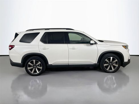 Used 2024 Honda Pilot Touring image 18