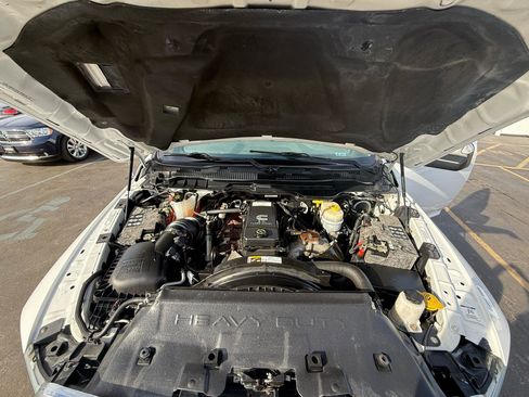 Used 2018 RAM 3500 SLT w/ Cold Weather Group image 36