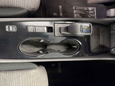 Used 2021 Nissan Rogue SV image 24