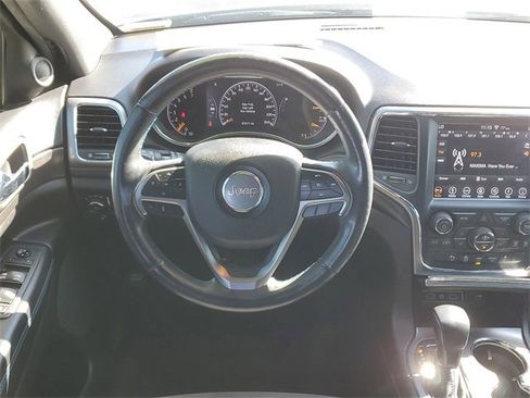 Used 2018 Jeep Grand Cherokee Laredo image 11