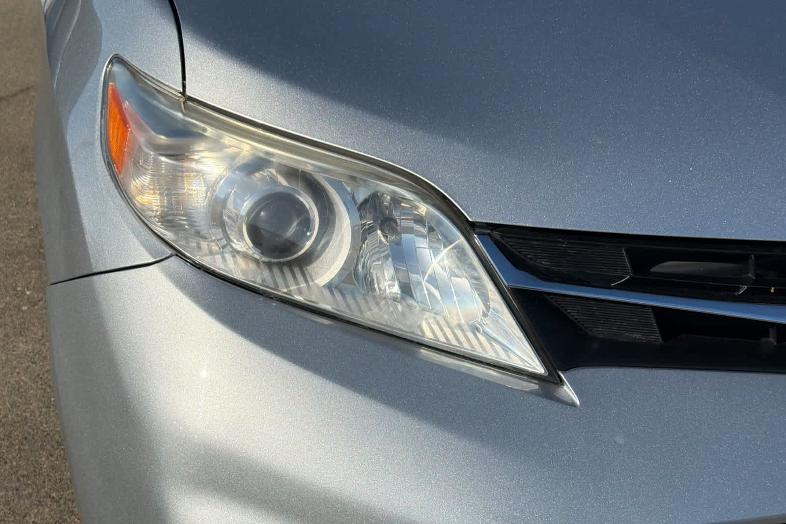 Used 2020 Toyota Sienna LE w/ LE Preferred Package FWD image 17