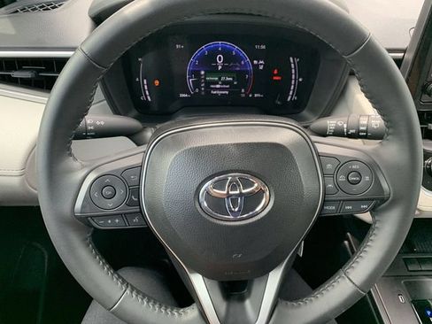 Used 2026 Toyota Corolla Cross LE FWD image 19