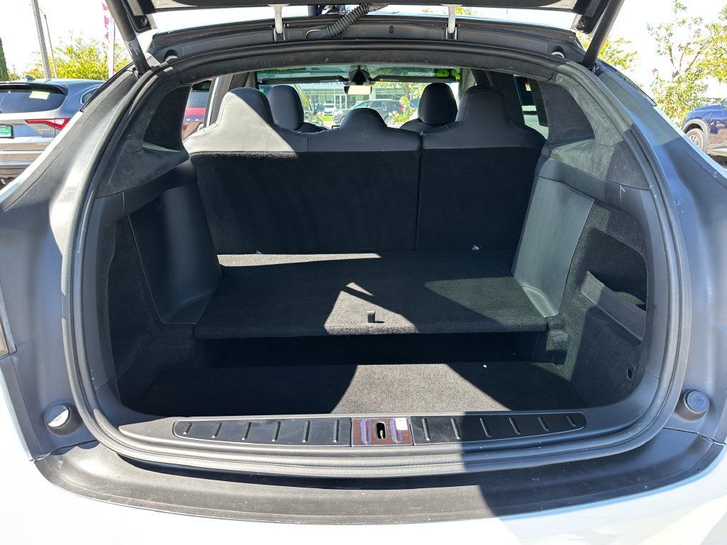 Used 2024 Tesla Model X AWD/4WD image 27
