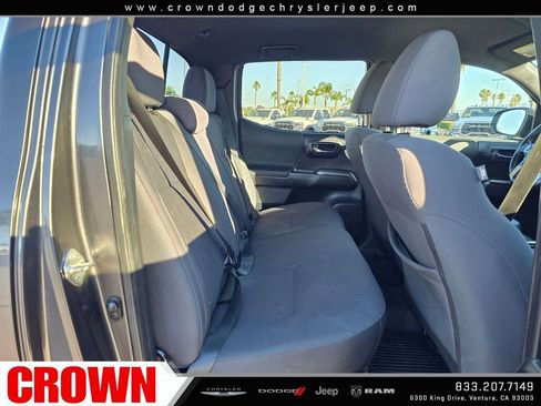 Used 2018 Toyota Tacoma TRD Sport image 15