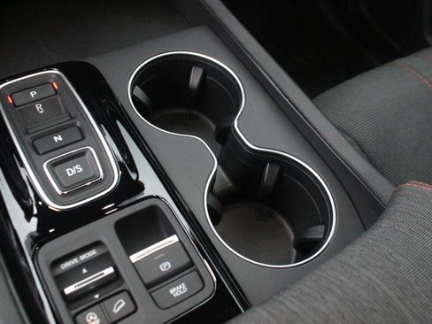 Used 2025 Honda Pilot Sport image 21