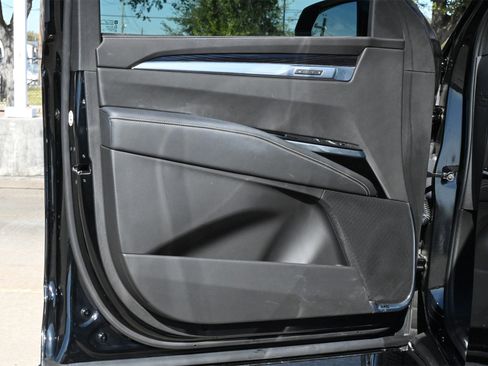 Certified 2025 Cadillac Escalade Sport w/ LPO, Floor Liner Package image 19