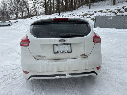 Used 2016 Ford Focus SE w/ SE Sport Package image 4