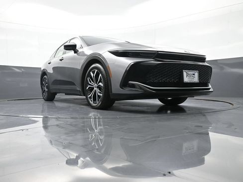 Certified 2023 Toyota Crown AWD/4WD image 26