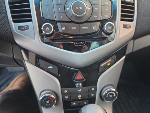 Used 2015 Chevrolet Cruze LT image 16
