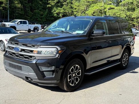 Used 2022 Ford Expedition XLT AWD/4WD image 3