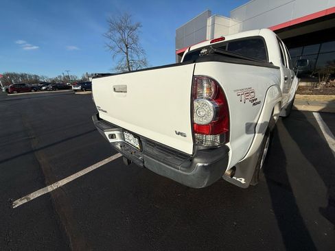 Used 2011 Toyota Tacoma 4x4 Double Cab w/ TRD Off-Road Pkg w/JBL Audio image 3