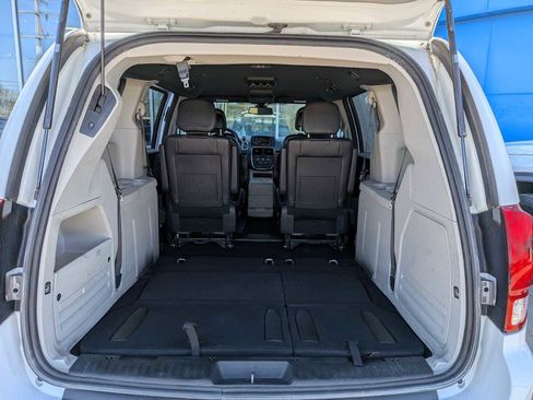 Used 2019 Dodge Grand Caravan SXT FWD image 27