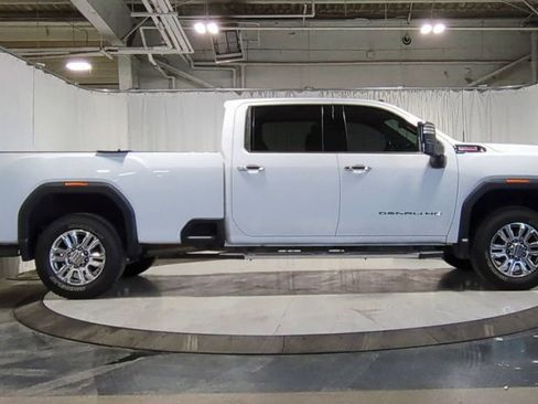 Used 2020 GMC Sierra 3500 Denali w/ Denali Ultimate Package image 11