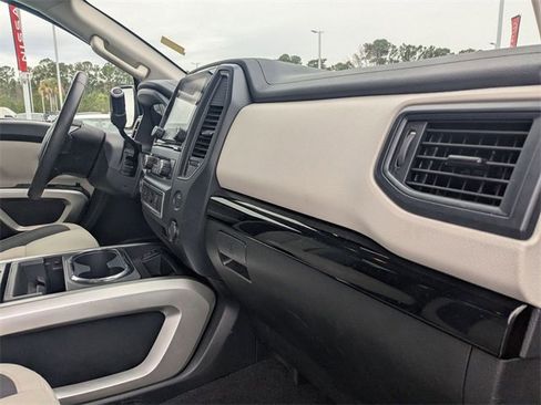 Used 2023 Nissan Titan SV w/ SV Convenience Package image 34