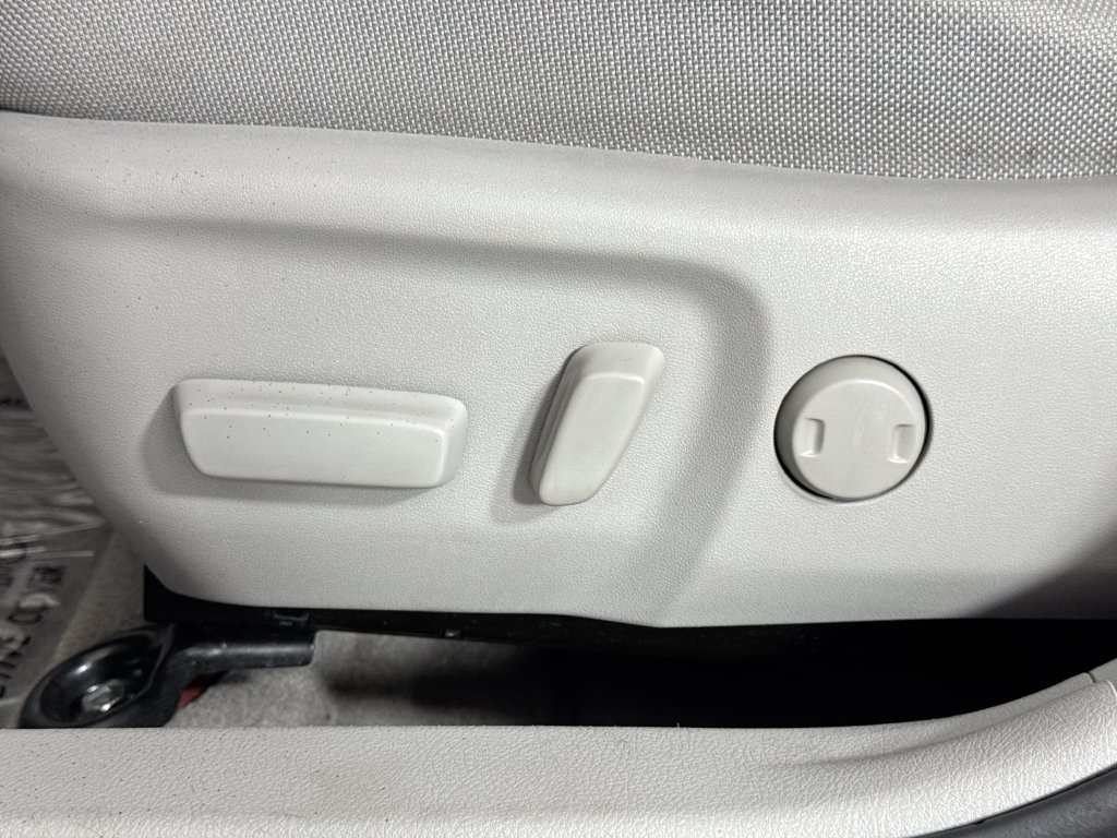Used 2017 Toyota Camry LE FWD image 15