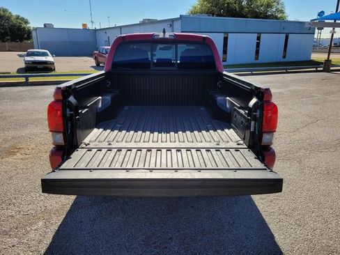Used 2021 Toyota Tacoma SR w/ SR Convenience Package image 12