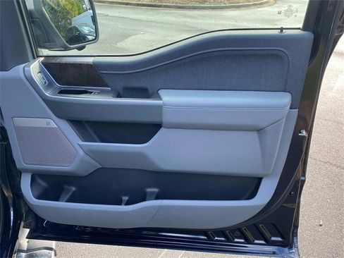 Used 2022 Ford F150 Lariat w/ Equipment Group 502A High image 38